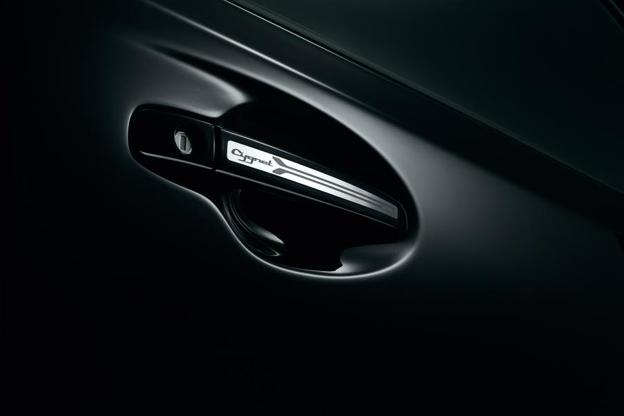 Детали экстерьера Aston Martin Cygnet Launch Edition Black 2011 года  (UK) (фото 5 из 8)